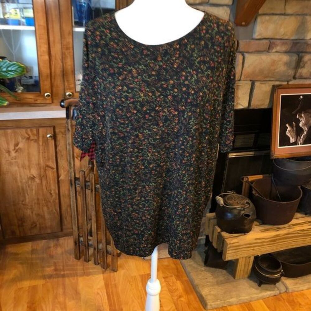LulaRoe xsmall black with flowered print Tunic